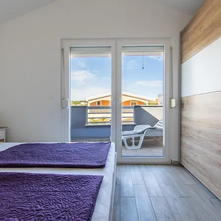 Apartament Horjan Vir