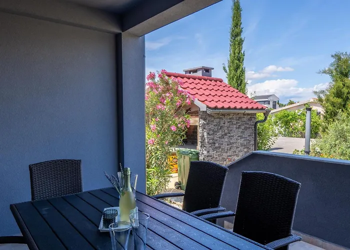 Horjan 아파트 비르